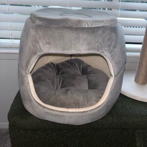 Brand new Cat bed